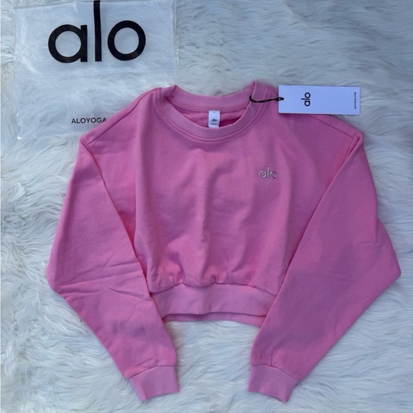 NWT 🩷ALO Yoga Accolades sweatshirt and shorts Set - Picture 3 of 5